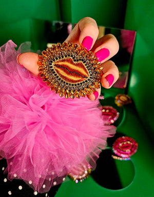 “Burning Kiss” Brooch – Size M — 1