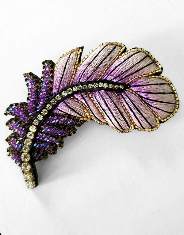 Broche Plume couleur violette