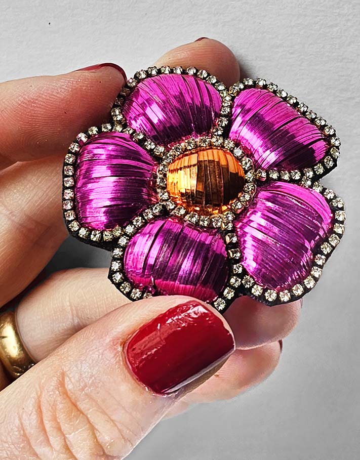 Broche Pop Jane B. de Céleste Mogador, vue de face
