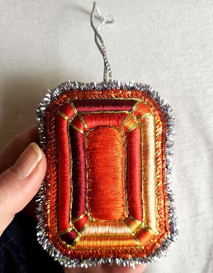 Pietra preziosa azzurra e argento