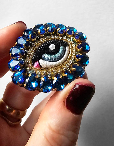 Regard troublant (Taille M)