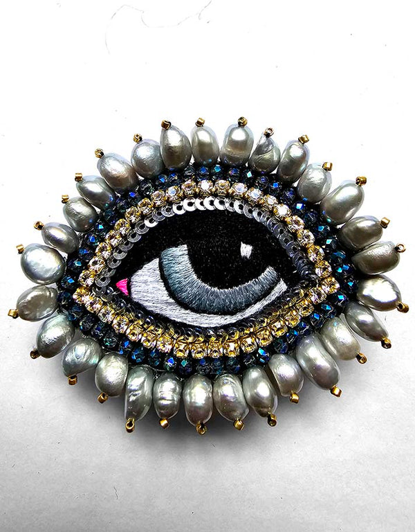 Broche « Silver Moon Gaze »