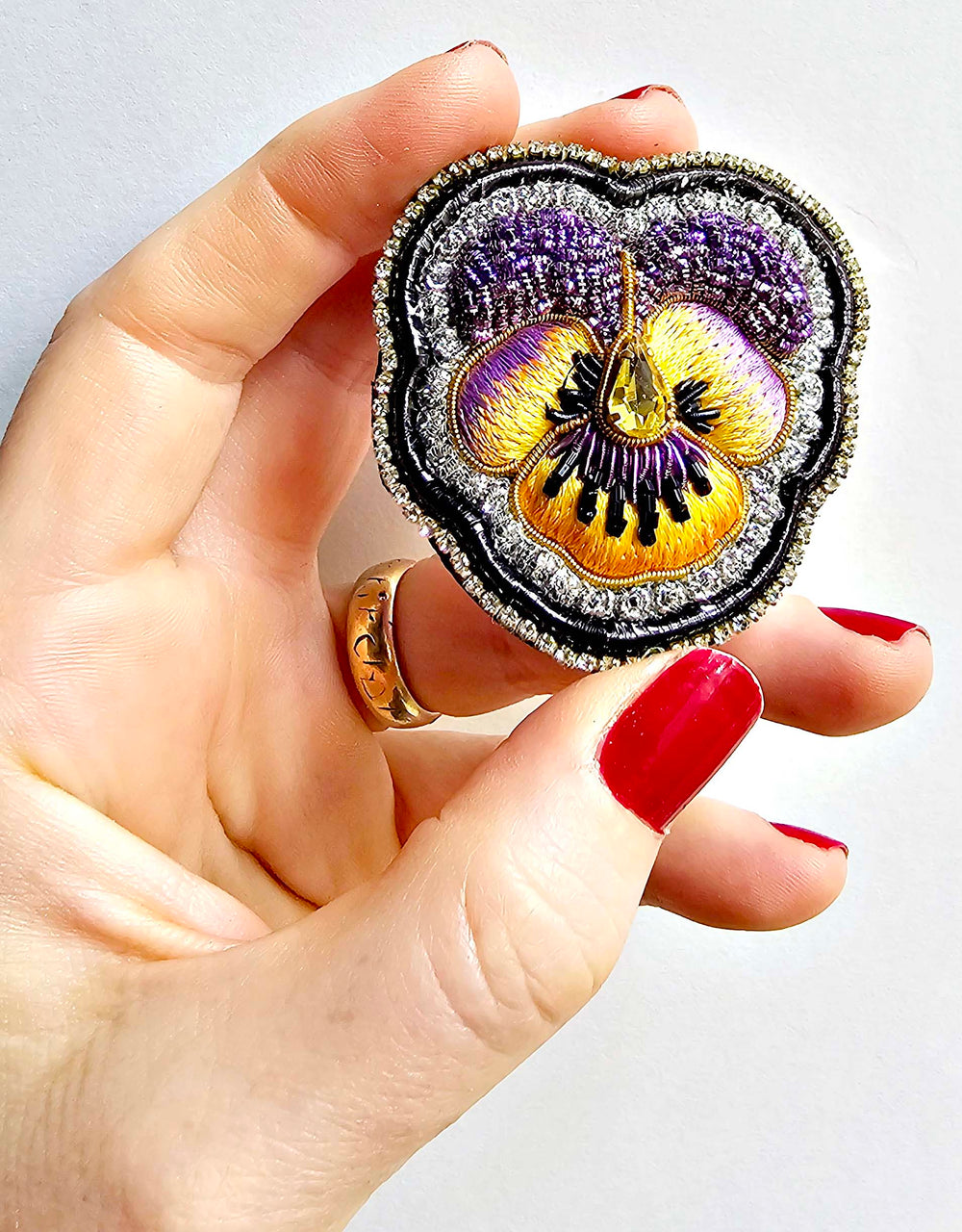 Broche tendres pensées : Amour