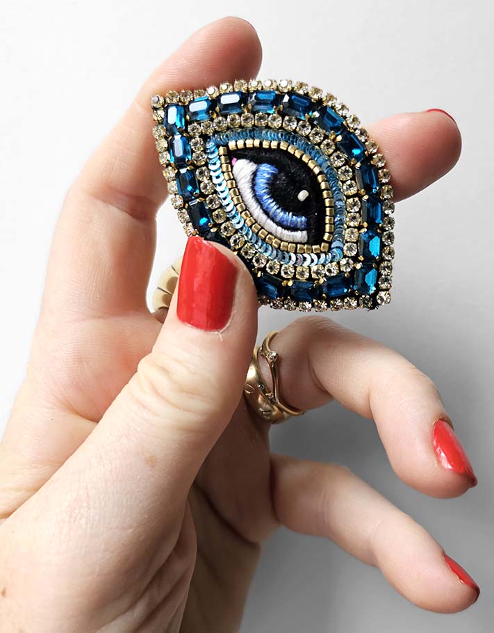 Hold My Gaze!
