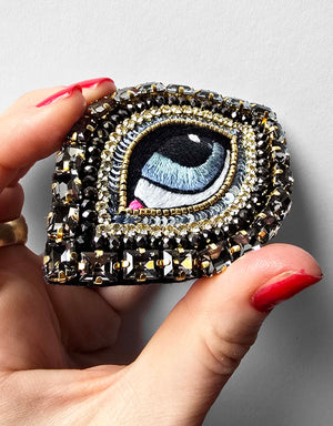 Œil Céleste Brooch – Gris Vision — 8