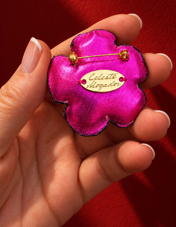 Broche fleur fuchsia et rouge — Lucy in the sky — vue de dos.