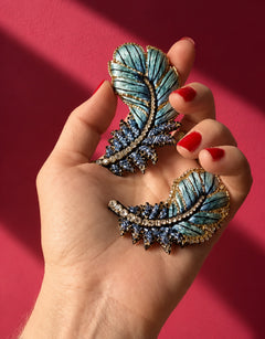 Broche Plume couleur bleue