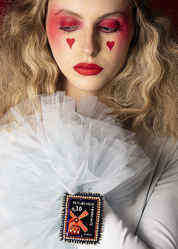 Spilla con timbro Moulin Rouge