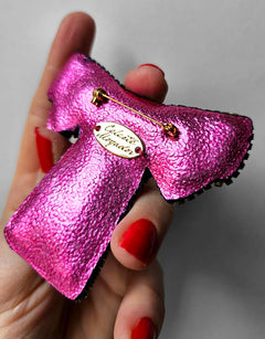 Vue arrière de Broche "Un joli nœud Rose & Orange", avec épingle et plaque Céleste Mogador