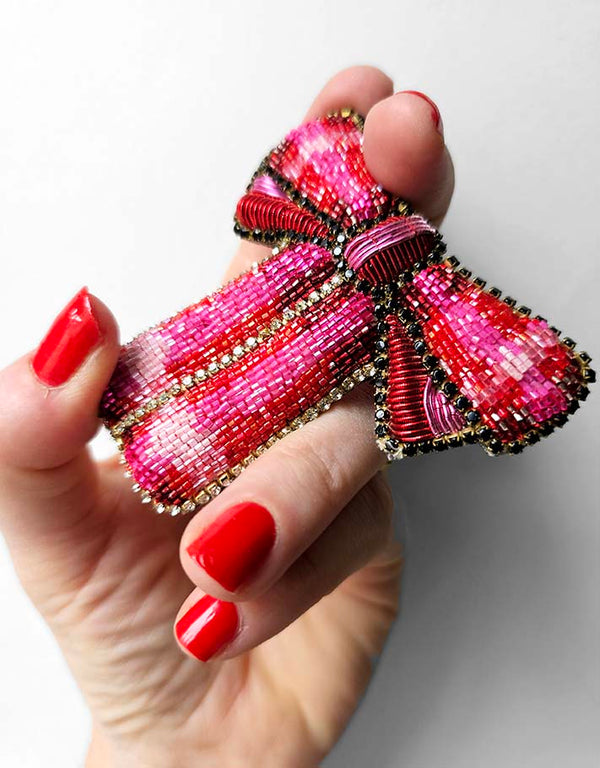 "A pretty Rose &amp; Rouge bow" brooch