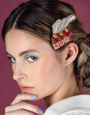 Broche « Usines en fête » de Céleste Mogador, vue de face