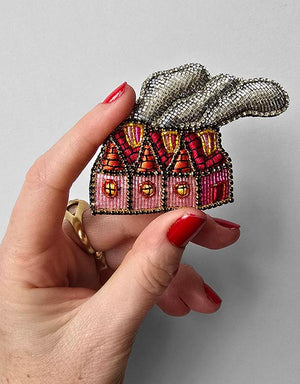 Broche « Usines en fête » de Céleste Mogador, vue de face