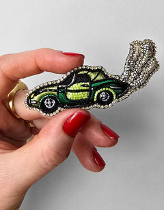 Broche Jaguar Type E – Taille S de Céleste Mogador, vue de face