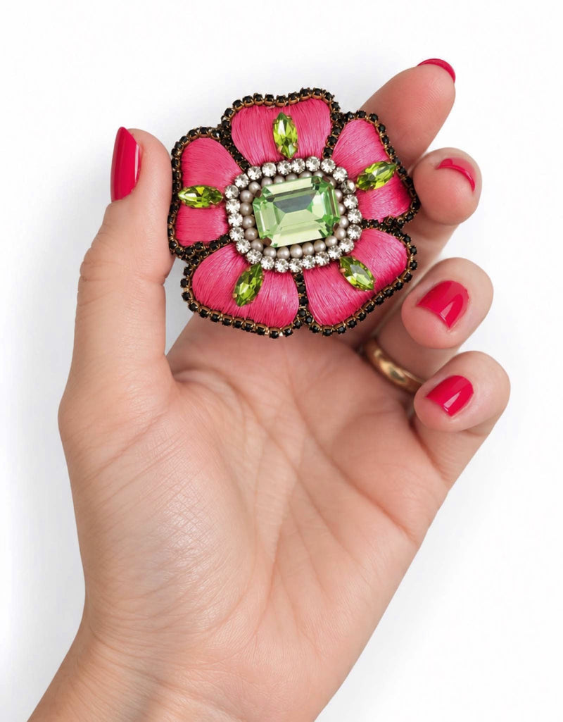 Pré-commande – disponible le 30 novembre – Broche fleur Fuchsia et Verte