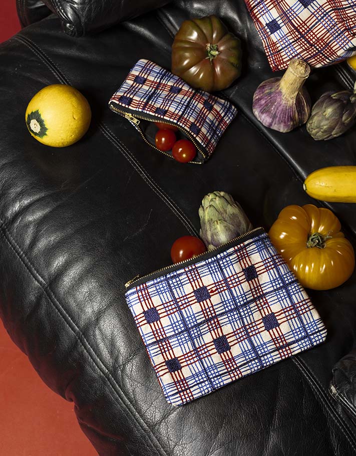 Pochette Le Nessy brodée à la main – Pré commande disponible fin octobre