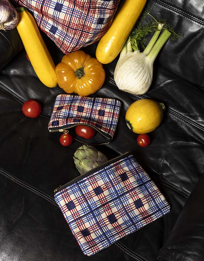 Pochette Le Nessy brodée à la main – Pré commande disponible fin octobre