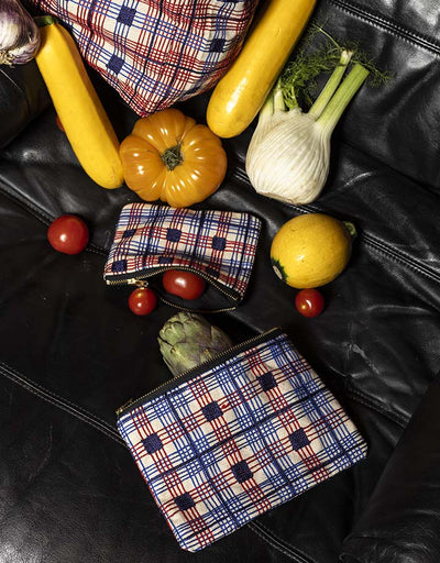 Pochette Nessie brodée à la main – Pré commande disponible fin Novembre