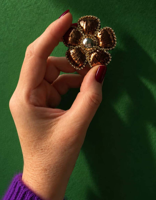 Petite broche fleur bronze et dorée — Lucy in the sky — 1