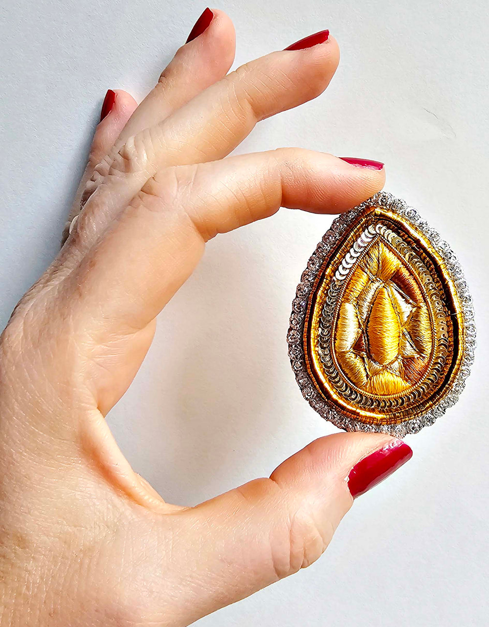 Citrine trompe l'oeil brooch