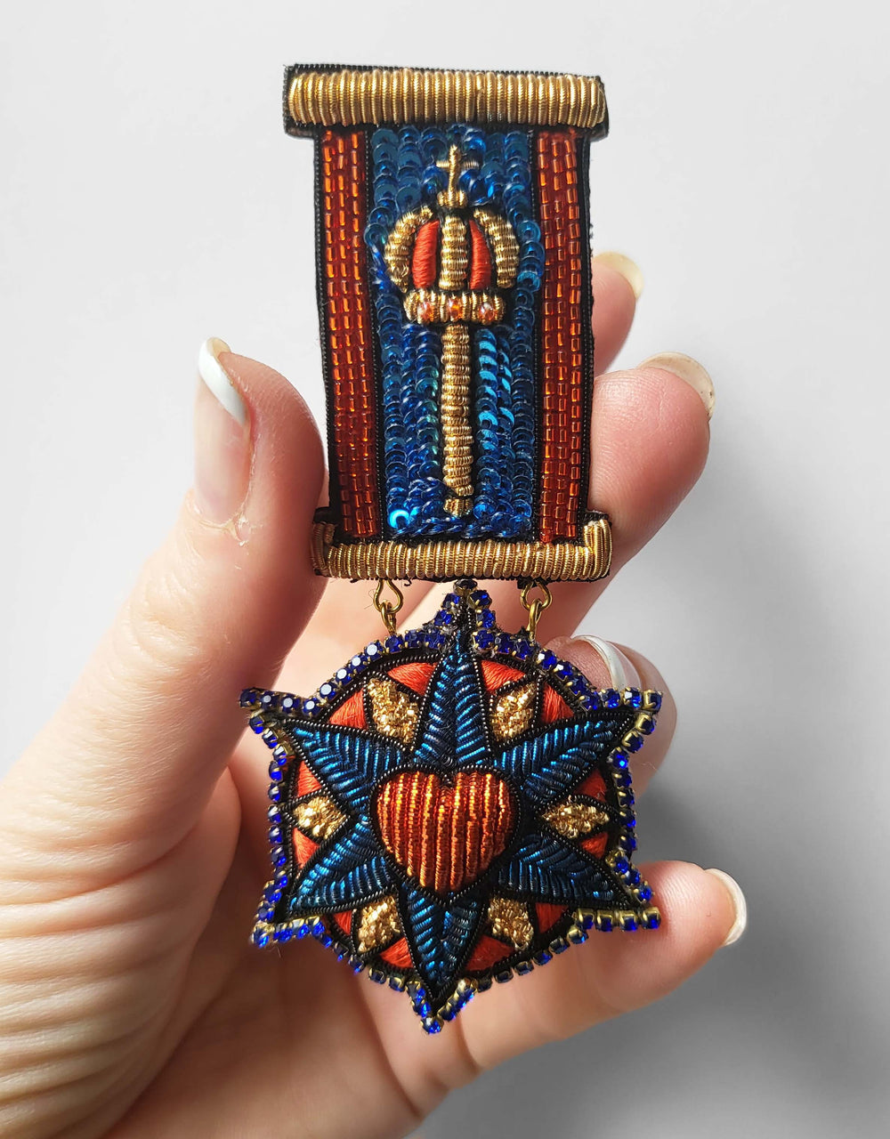 Broche médaille Coeur
