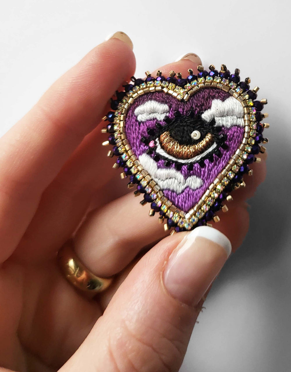 Mini Heart Eye Brooch