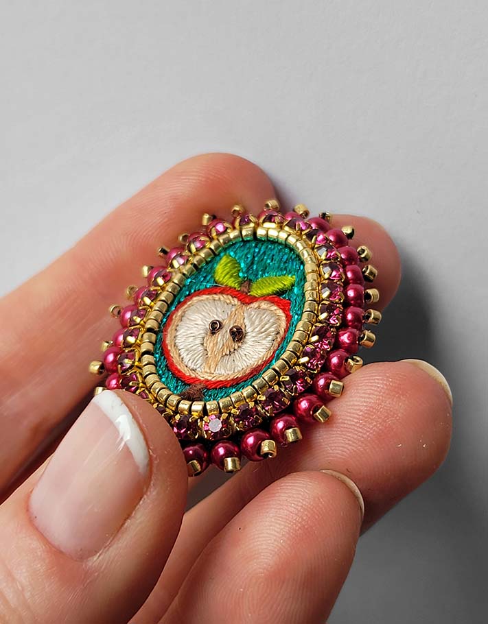 Mini broche Pomme / COLLECTOR #2