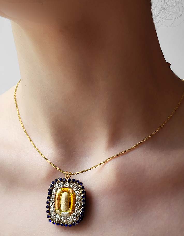 The Naïsse necklace