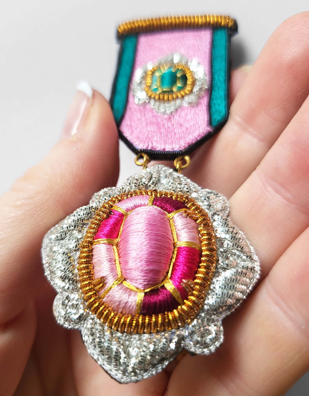 Médaille Youkounkoun émeraude & rubis
