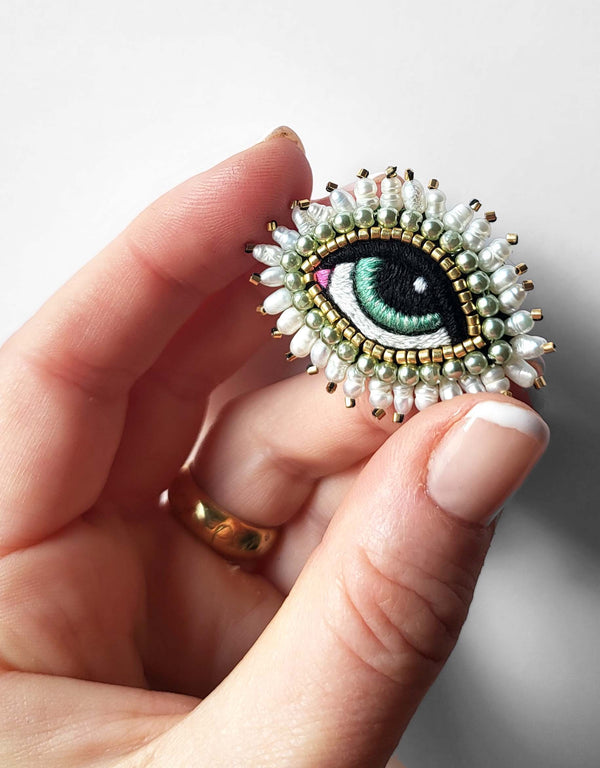 Mini Broche vert menthe avec perles d&#39;eau douce