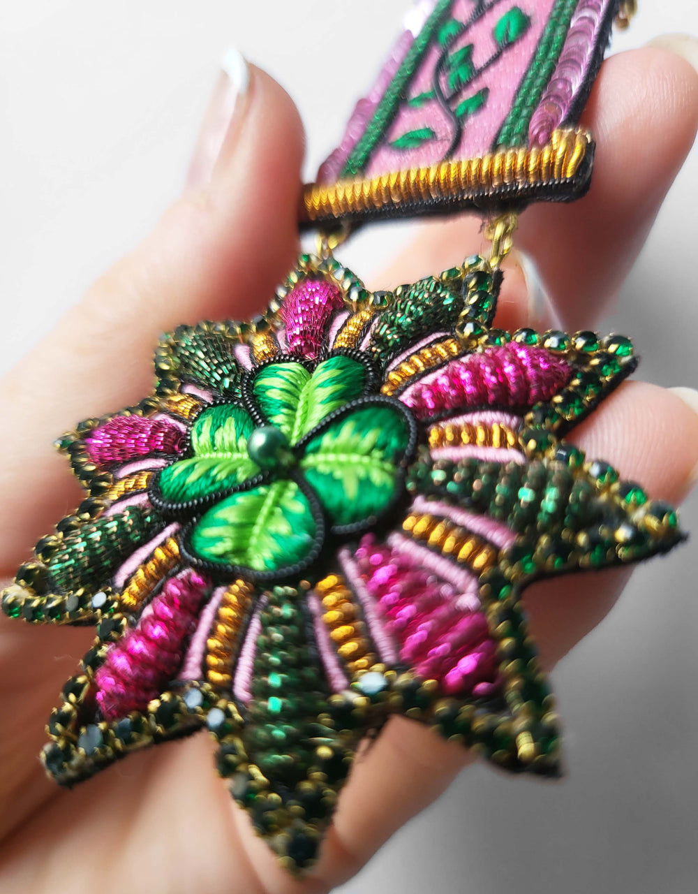 Broche médaille Trèfle
