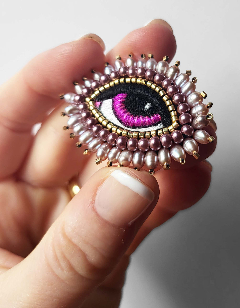 Purple mini brooch with fresh water pearls