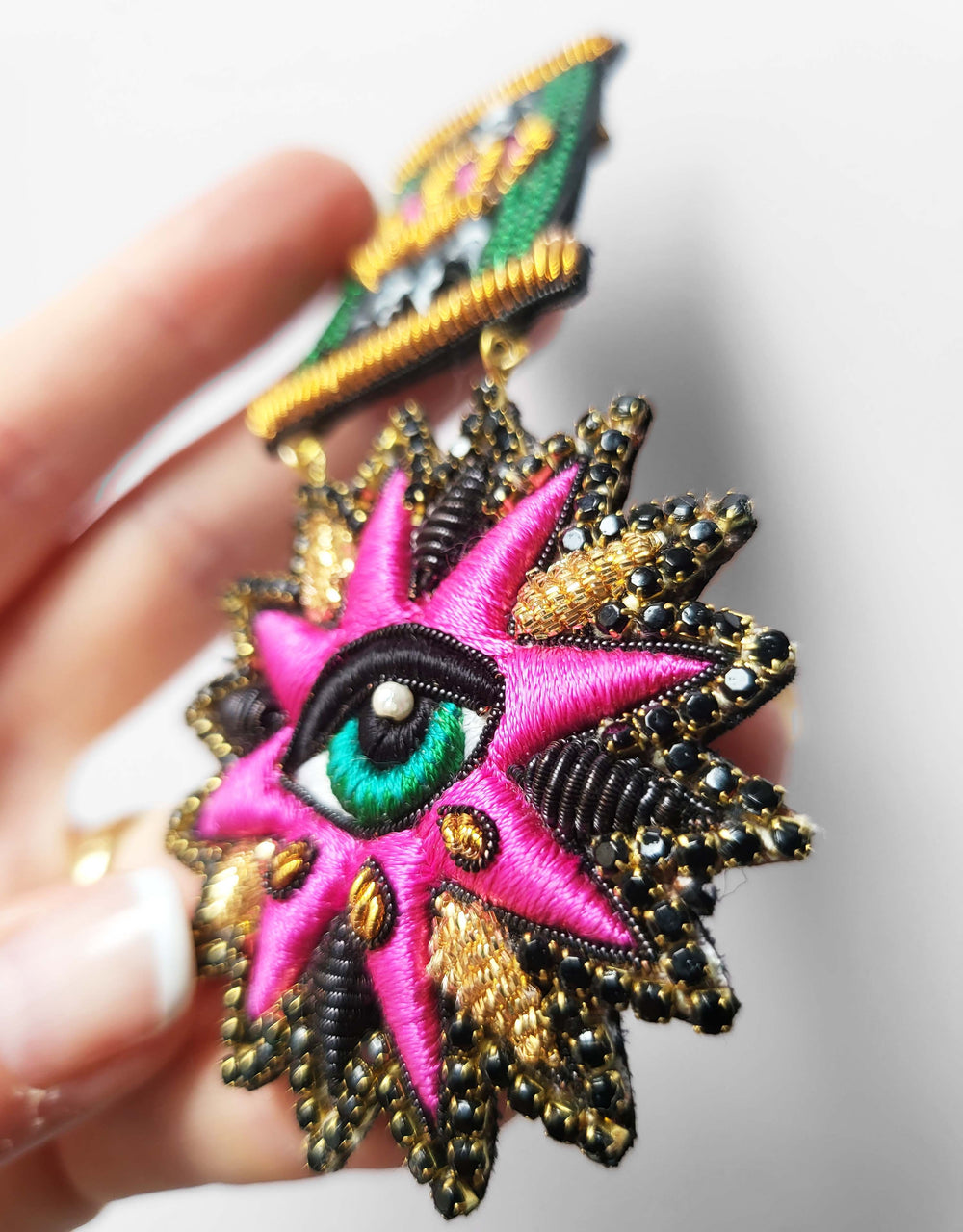 Broche médaille Oeil