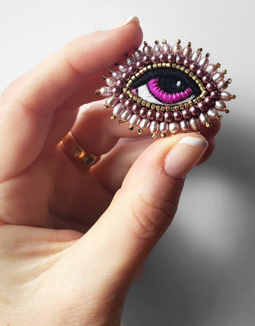 Purple mini brooch with fresh water pearls