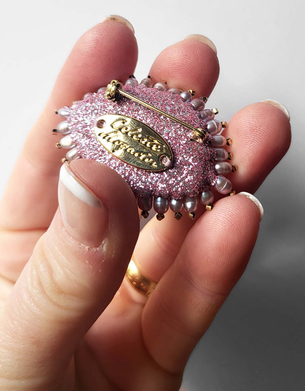 Mini Broche mauve avec perles d&#39;eau douce