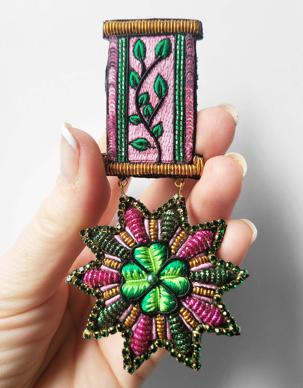 Broche médaille Trèfle